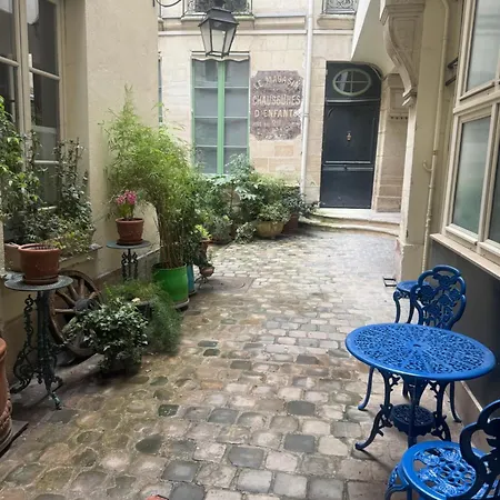 Petit Cocon Sur Ile St Louis Apartment *