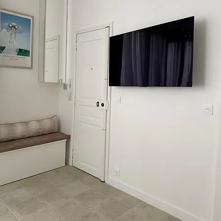 Petit Cocon Sur Ile St Louis Apartment